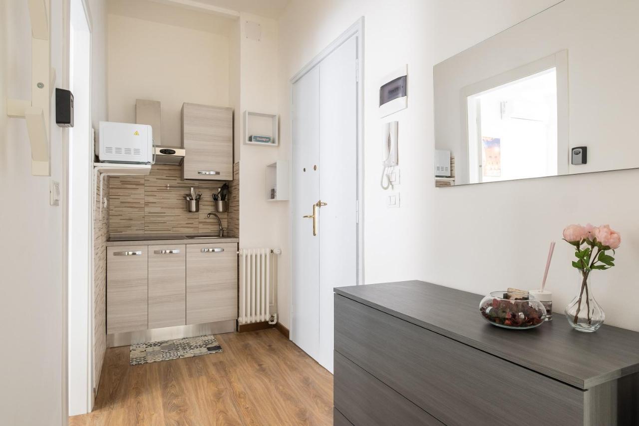 Studio 24 - Holiday & Business Apartment Bolonya Dış mekan fotoğraf